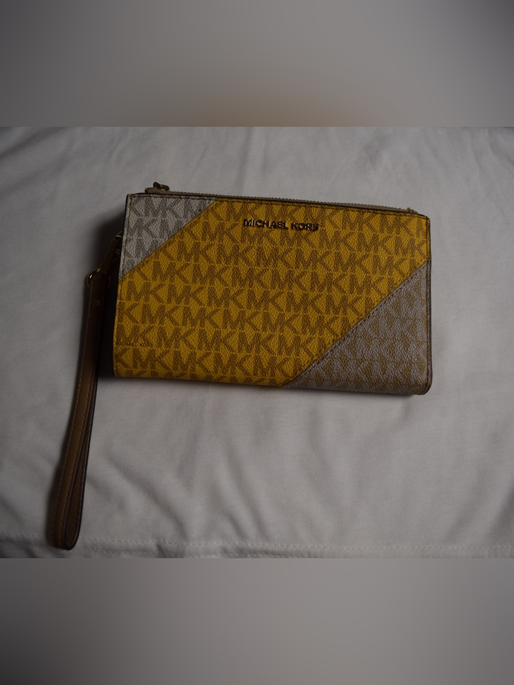 Michael Kors Wristlet Wallet Yellow Grey White Signature MK Colorblock